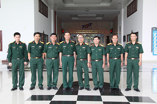 Doi-ngu-giang-vien.jpg